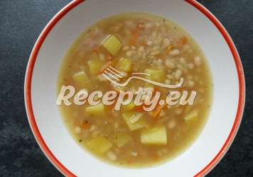 Fazolová polévka s bramborem a zeleninou