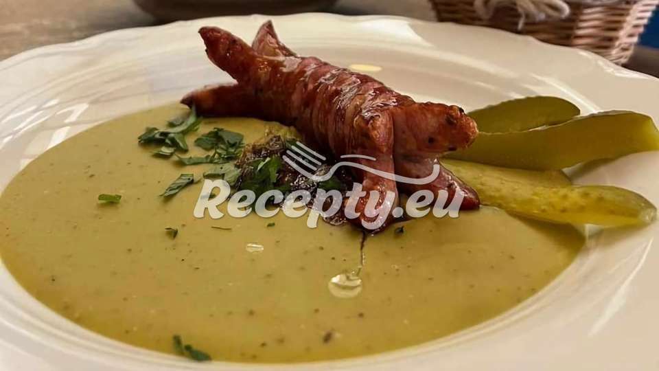 Klasická hrachová kaše s klobásou